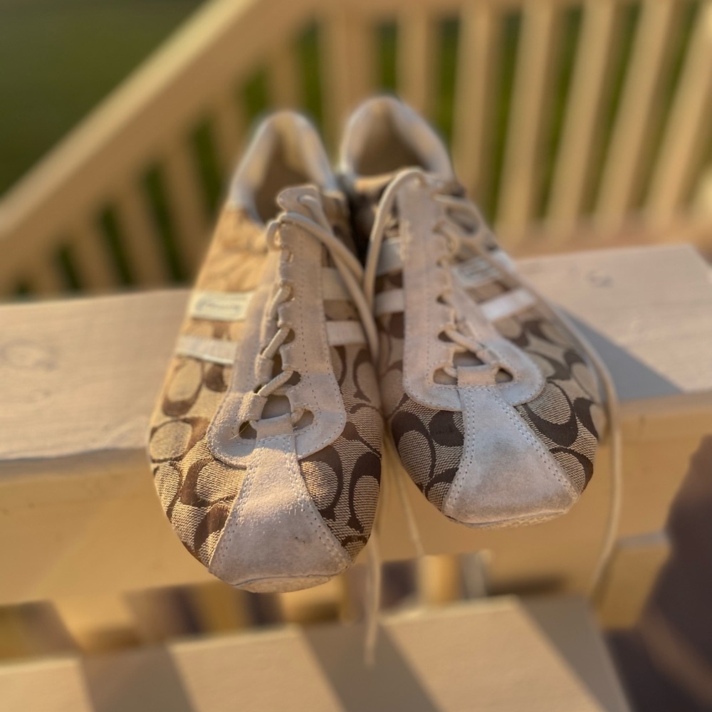 Used coach sneakers